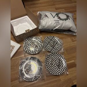 Avon Black and White Patterned Plate Set and pillow